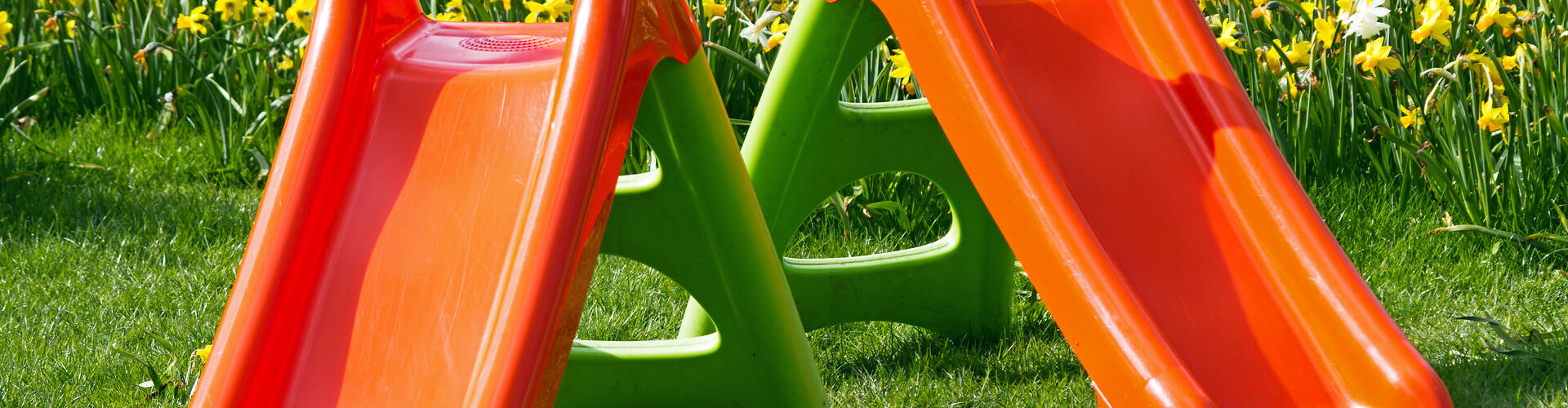 Nettoyer les jeux extérieurs des enfants avec Maison et Services