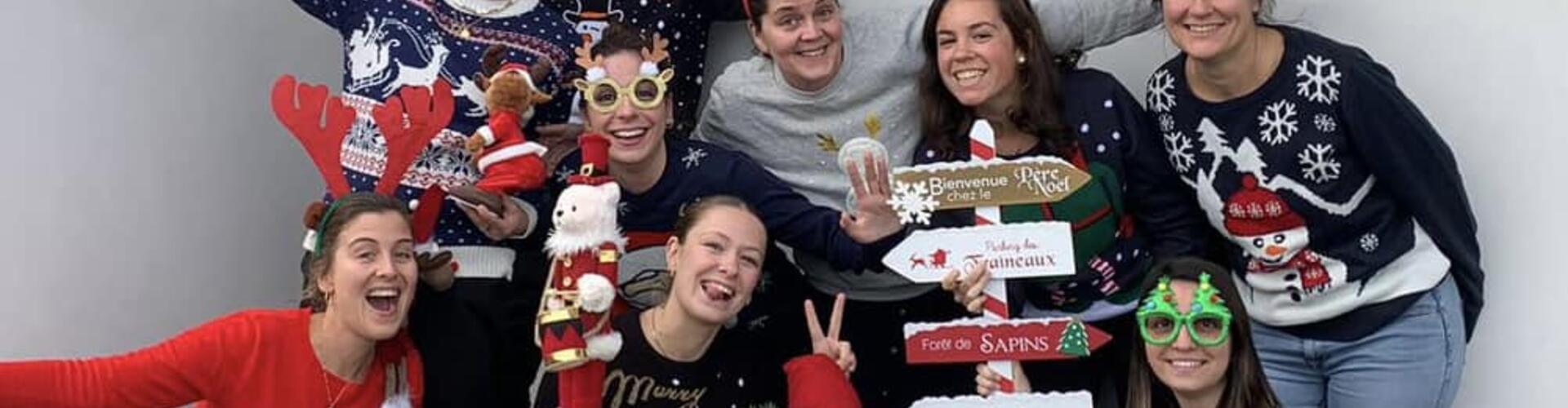 Pull-de-Noël-Maison-et-Services-Challans