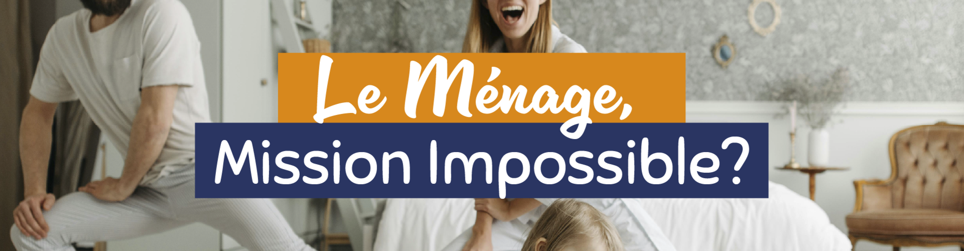 img_famille_epanouie_avec_leur_bebe_qui_danse