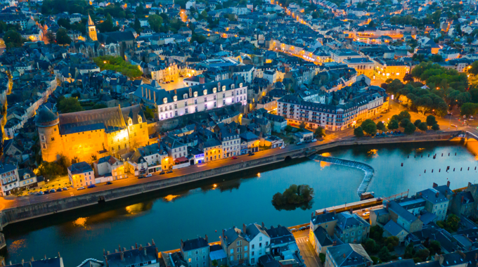 Maison et Services Laval | Ménage, repassage, jardinage, nettoyage de vitres photo 2