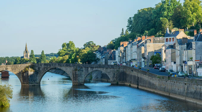 Maison et Services Laval - Saint-Berthevin | Ménage, repassage, jardinage, nettoyage des vitres photo 2