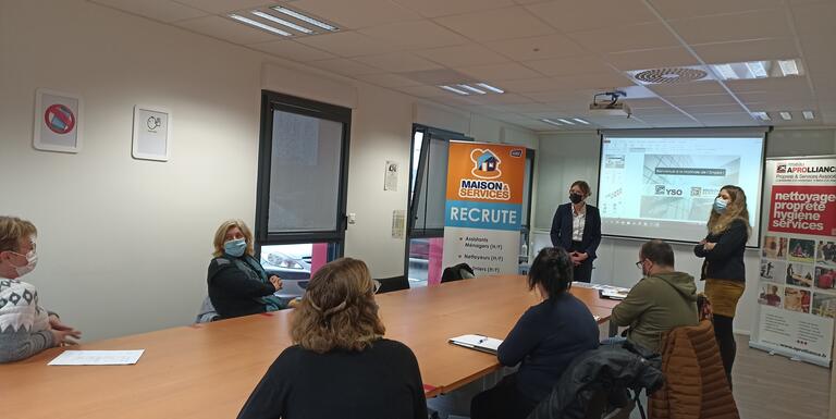 POLE EMPLOI MONTVAL SUR LOIR - MAISON & SERVICES et YSO PROPRETE